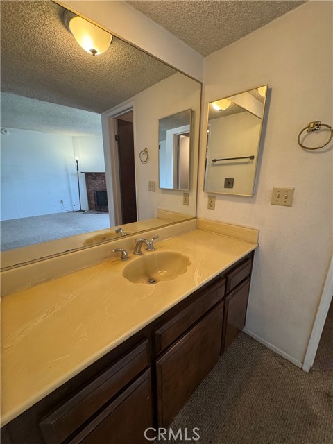 1162 Winchester Avenue, Glendale CA: https://media.crmls.org/medias/196e583e-8769-43d6-9cce-37727c07ebd5.jpg