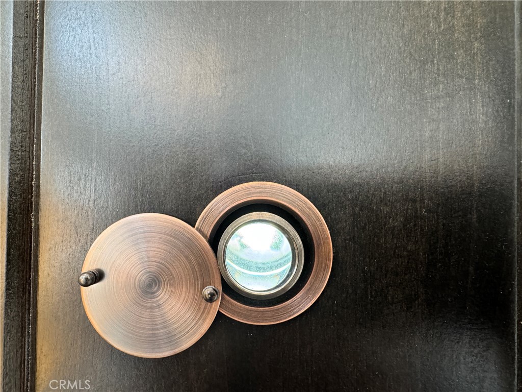 https://media.crmls.org/medias/196e879c-57fa-4fc9-9f57-4898458eb15c.jpg?preset=X-Large