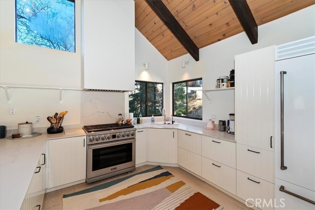 Detail Gallery Image 14 of 63 For 299 Riviera, Lake Arrowhead,  CA 92352 - 6 Beds | 4 Baths