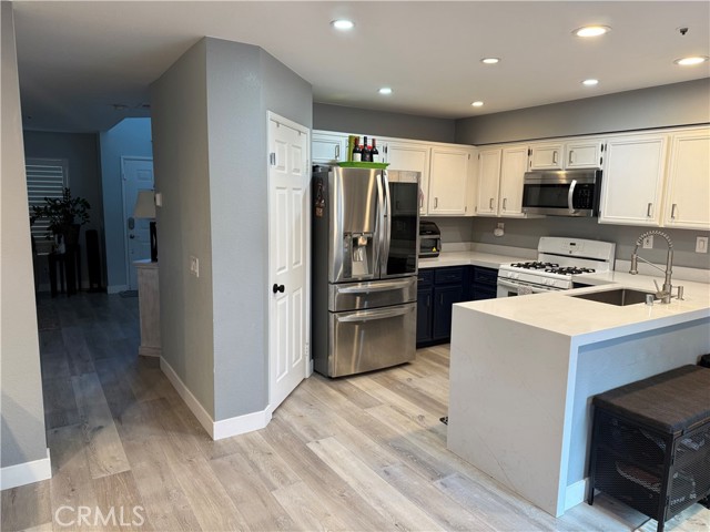 Detail Gallery Image 16 of 25 For 406 E Center, Anaheim,  CA 92805 - 3 Beds | 2/1 Baths