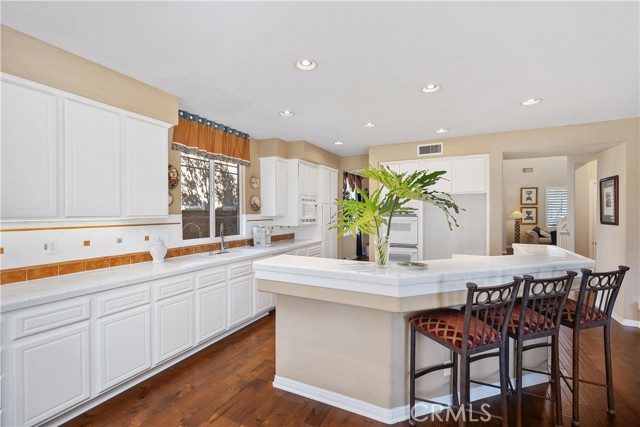 Detail Gallery Image 15 of 63 For 5 Summit Ct, Rancho Santa Margarita,  CA 92688 - 4 Beds | 3/1 Baths