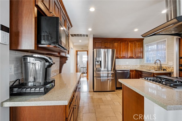 513 E Hillsdale Street, Inglewood CA: https://media.crmls.org/medias/19700c50-dadd-487e-8e83-002bfd00fabc.jpg