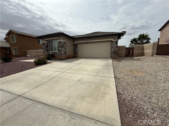Detail Gallery Image 5 of 45 For 13767 Buttermilk Rd, Victorville,  CA 92392 - 4 Beds | 3 Baths