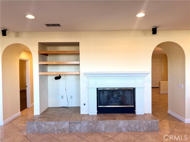 Detail Gallery Image 9 of 30 For 2541 Hillcrest St, Signal Hill,  CA 90755 - 4 Beds | 4 Baths