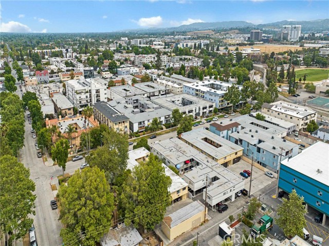 7049 Vassar Avenue, Canoga Park CA: https://media.crmls.org/medias/1970efdf-d3fb-48ed-89cc-7e99e738db37.jpg