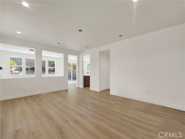 Detail Gallery Image 9 of 29 For 28374 Stansfield Ln, Saugus,  CA 91350 - 3 Beds | 3 Baths