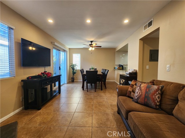 Detail Gallery Image 16 of 37 For 6230 Nye St, Commerce,  CA 90040 - 3 Beds | 2/1 Baths