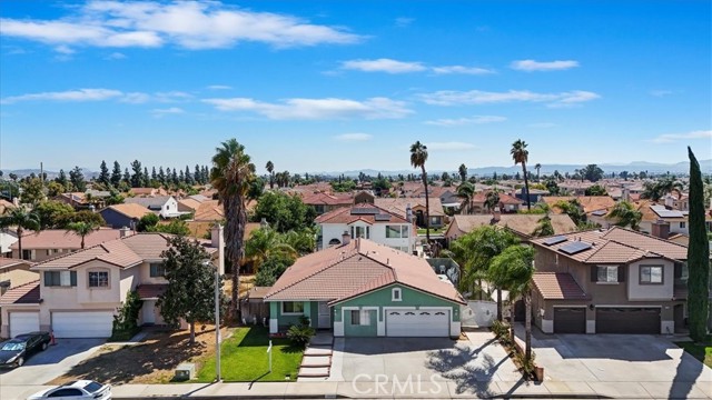 Detail Gallery Image 2 of 53 For 24883 Gatewood St, Moreno Valley,  CA 92551 - 5 Beds | 2 Baths