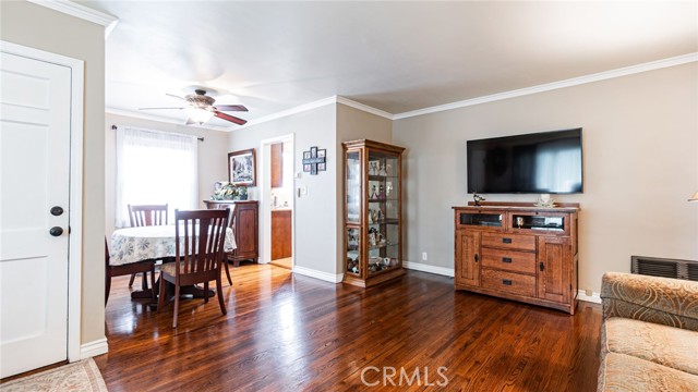 5666 Garypark Avenue, Arcadia CA: https://media.crmls.org/medias/19715876-f4bf-4a9f-bff7-5779cca44084.jpg