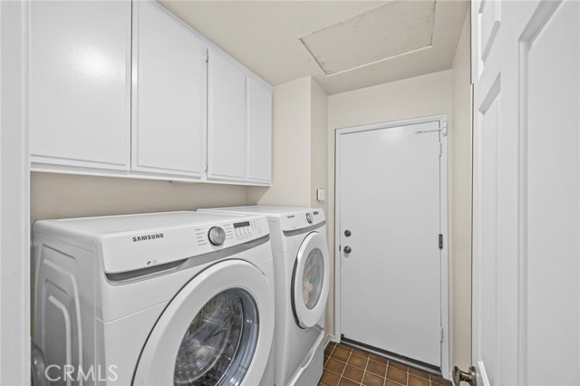 4 Ribera, Irvine CA: https://media.crmls.org/medias/19718fee-bfb0-4f0f-b49c-9ebf4a41c5d5.jpg