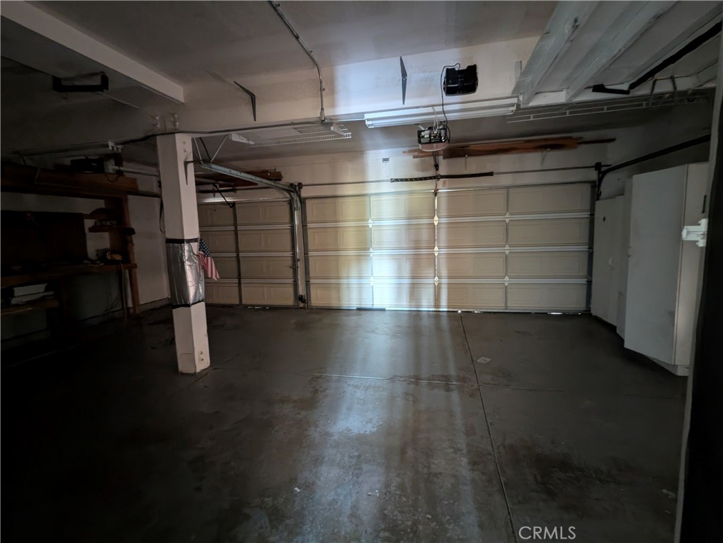https://media.crmls.org/medias/1972e4f7-da1a-4a6c-a6a1-1e4f0b2b23bb.jpg?preset=X-Large