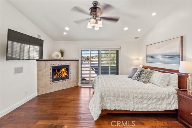Detail Gallery Image 32 of 74 For 1077 10th St, Hermosa Beach,  CA 90254 - 4 Beds | 3/1 Baths