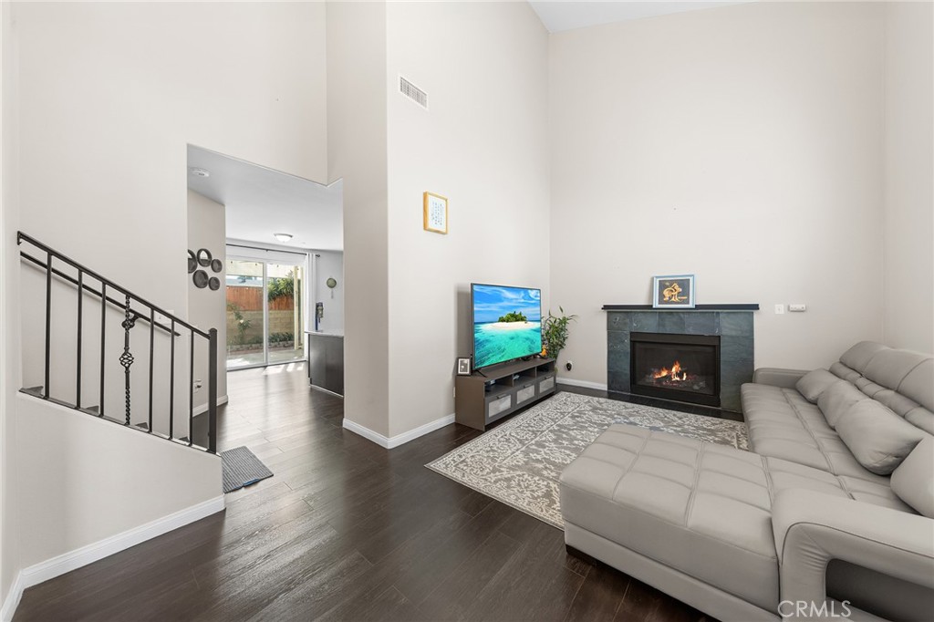 MLS #CV25262538 image #6