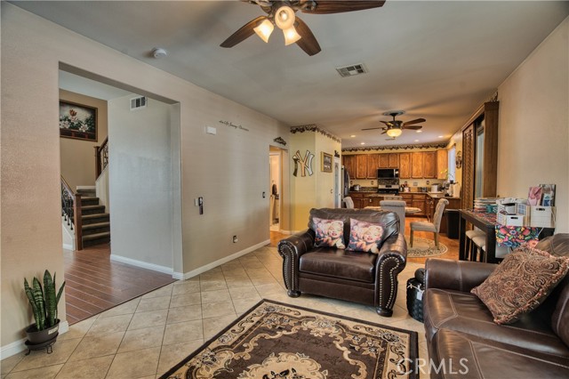 Detail Gallery Image 4 of 50 For 38902 Canyon Bridge Cir, Murrieta,  CA 92563 - 3 Beds | 2/1 Baths