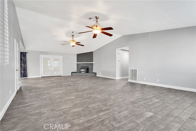 Detail Gallery Image 14 of 56 For 19213 Symeron Rd, Apple Valley,  CA 92307 - 3 Beds | 2/1 Baths