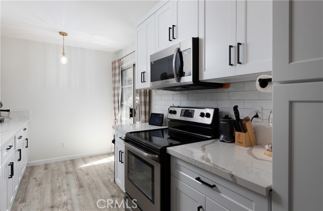 Detail Gallery Image 7 of 25 For 12200 Montecito Rd #D104,  Seal Beach,  CA 90740 - 2 Beds | 2 Baths