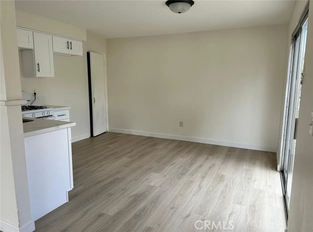 Detail Gallery Image 3 of 7 For 558 S Benjamin, Rialto,  CA 92376 - 1 Beds | 1 Baths