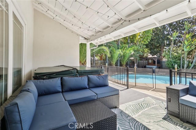 13340 Aetna Street, Valley Glen CA: https://media.crmls.org/medias/1976a5c5-326f-4122-a854-52e1a6b801f2.jpg