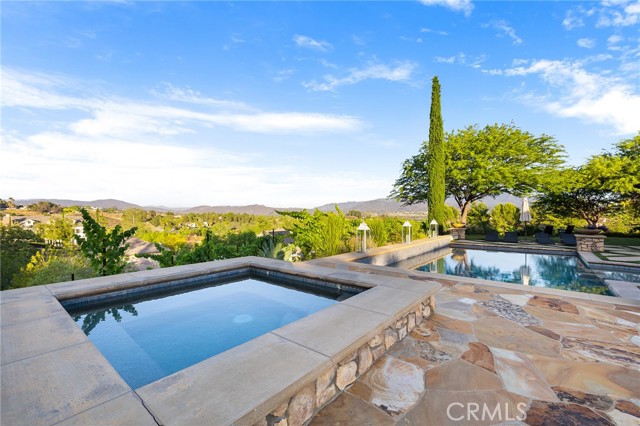 33260 Susan Grace Court, Temecula CA: https://media.crmls.org/medias/19788edb-5c82-49ad-9190-b9d02f9e95a5.jpg