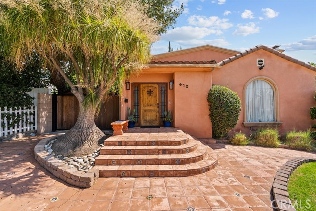 610 S Bel Aire Drive, Burbank CA: https://media.crmls.org/medias/197907fe-e500-470e-9065-ddd47eb77803.jpg