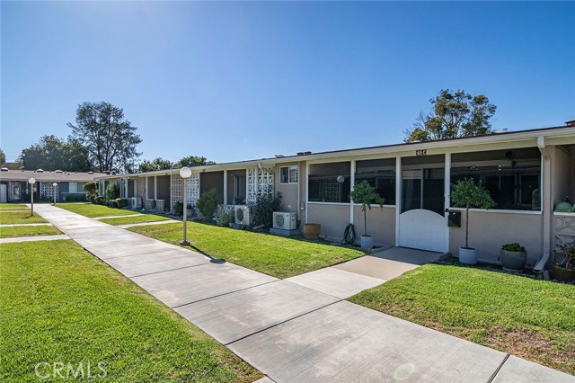 Detail Gallery Image 2 of 30 For 13881 Thunderbird Rd 65c - M-1,  Seal Beach,  CA 90740 - 1 Beds | 1 Baths