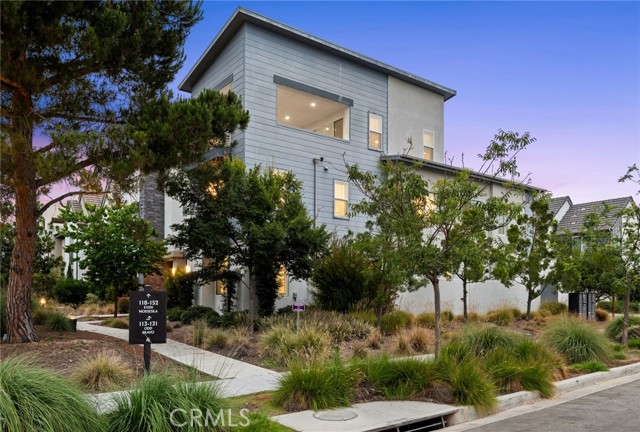 118 Modjeska, Irvine CA: https://media.crmls.org/medias/197b94da-886b-4bc6-be19-57273095531a.jpg