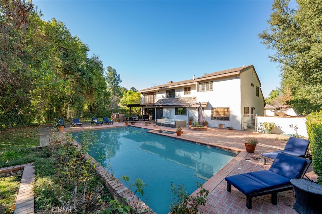 5250 Scott Robertson Road