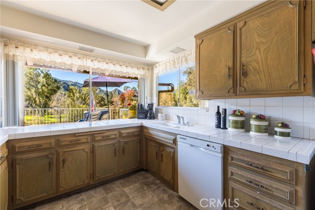 Detail Gallery Image 18 of 54 For 2232 Lakeshore, Agoura Hills,  CA 91301 - 3 Beds | 3 Baths