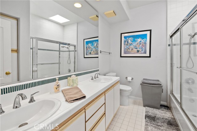 Detail Gallery Image 19 of 25 For 5715 Etiwanda Ave #4,  Tarzana,  CA 91356 - 3 Beds | 3 Baths