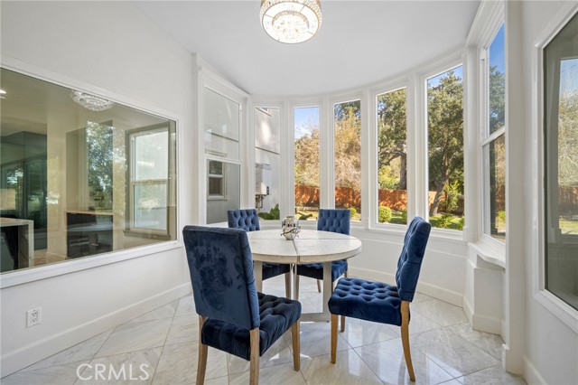 Detail Gallery Image 14 of 70 For 2065 E Altadena, Altadena,  CA 91001 - 7 Beds | 9 Baths