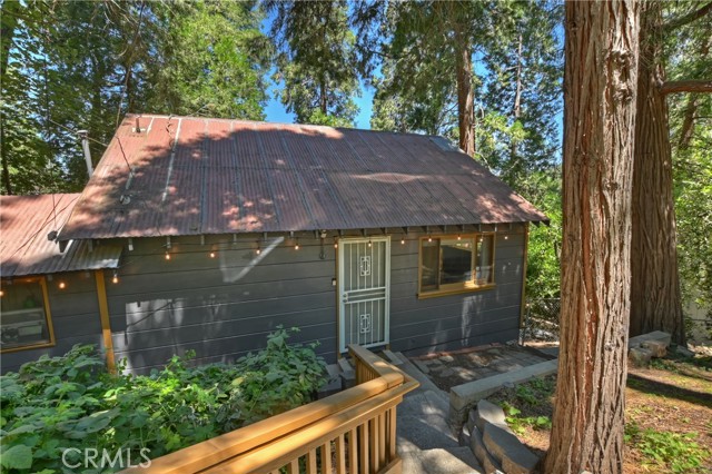 Detail Gallery Image 1 of 28 For 764 Big Oak Rd, Crestline,  CA 92325 - 2 Beds | 1 Baths