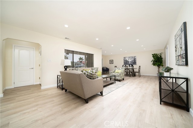 Detail Gallery Image 3 of 33 For 12566 Dolan Ave, Downey,  CA 90242 - 3 Beds | 2 Baths