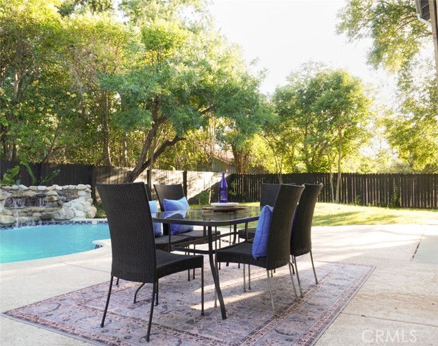 23242 Burbank Boulevard, Woodland Hills CA: https://media.crmls.org/medias/197dd67c-a990-4b51-8b0e-dc53a20ebd86.jpg