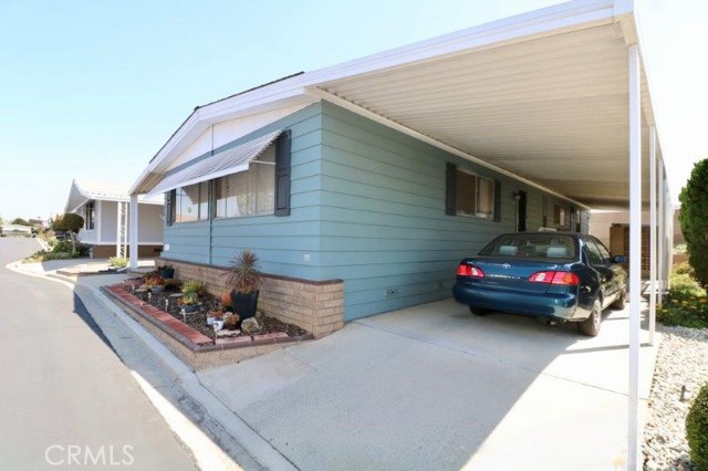 Detail Gallery Image 3 of 46 For 12726 Lake Forest Dr #25,  La Mirada,  CA 90638 - 2 Beds | 2 Baths