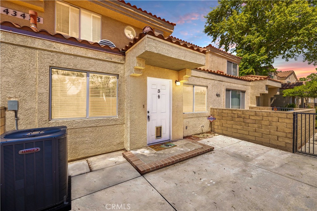 Welcome to your dream home in the heart of an exclusive gated community! This beautifully maintained townhouse combines modern comfort with resort-style amenities, offering the perfect blend of style, convenience, and tranquility. Enjoy access to a sparkling community pool, a well-maintained tennis court, a private gym, and a spacious recreation room—ideal for gatherings or unwinding with friends and family. NEW A/C UNIT recently installed.
Inside, you'll find a well-designed two-story floor plan featuring 2 spacious master bedrooms and 2 full and one 1/2 bathrooms, providing both comfort and privacy. Each bedroom boasts its own en-suite bathroom for a touch of luxury and convenience. The kitchen and bathrooms feature elegant custom tile flooring, while plush carpeting in the living areas and bedrooms creates a cozy, inviting atmosphere perfect for relaxing or entertaining.
Daily living is made easy with an upstairs laundry area, and the attached 2-car garage ensures secure and convenient parking. Whether you're enjoying a peaceful evening at home, a lively tennis match, hitting the gym, or soaking up the sun by the pool, this townhouse offers a lifestyle of ease and enjoyment.
Don’t miss your opportunity to own this exceptional home—schedule your tour today!