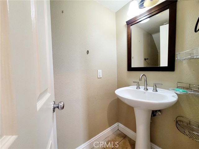 Detail Gallery Image 19 of 23 For 11223 Evergreen Loop, Corona,  CA 92883 - 4 Beds | 3/1 Baths