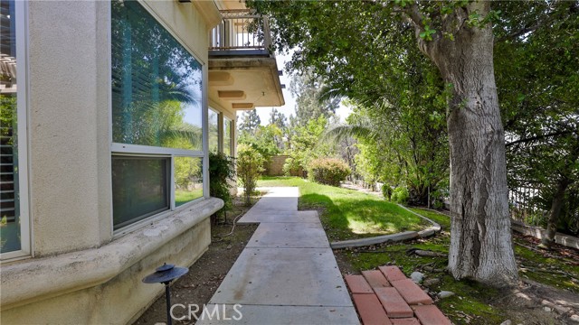 2431 Elizabeth Court, Upland CA: https://media.crmls.org/medias/198125ed-cba2-4933-8c14-f175d6ece70f.jpg