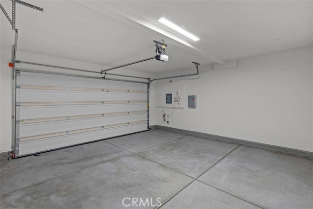 Detail Gallery Image 11 of 17 For 920 Porta Marina Ln, Lake Elsinore,  CA 92530 - 3 Beds | 2/1 Baths