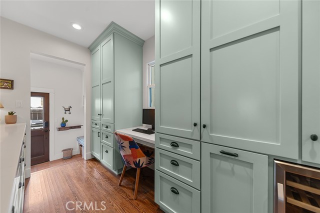 69 Santa Ana Avenue, Long Beach CA: https://media.crmls.org/medias/1984157d-0ec2-4ad7-b7cb-490e61169845.jpg
