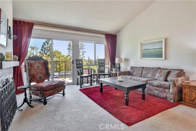 Detail Gallery Image 16 of 38 For 19501 Rinaldi St #73,  Porter Ranch,  CA 91326 - 3 Beds | 2/1 Baths