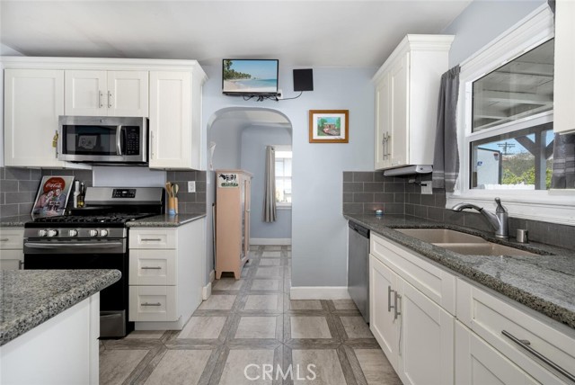 Detail Gallery Image 17 of 37 For 25640 President Ave, Harbor City,  CA 90710 - 3 Beds | 2 Baths