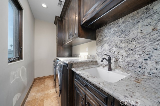 212 Baltimore Avenue, Huntington Beach CA: https://media.crmls.org/medias/19844aa9-63fb-4ef4-8451-682e786cdd63.jpg