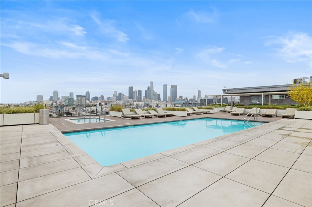 527 Molino Street #213