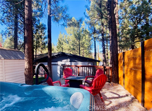 Detail Gallery Image 21 of 22 For 1008 E Country Club Bld, Big Bear City,  CA 92314 - 2 Beds | 2 Baths
