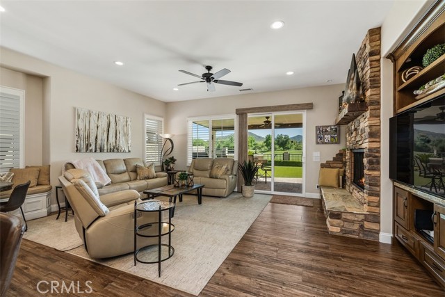 Detail Gallery Image 25 of 55 For 22919 Banbury Ct, Murrieta,  CA 92562 - 3 Beds | 3/1 Baths