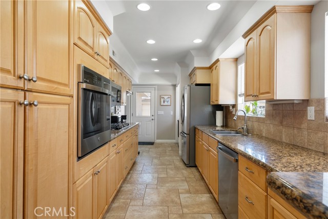 Detail Gallery Image 7 of 36 For 3823 Carfax Ave, Long Beach,  CA 90808 - 4 Beds | 2 Baths
