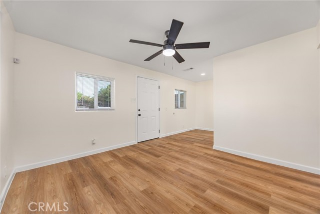 326 Water Street, Bakersfield CA: https://media.crmls.org/medias/1985769c-d351-4d2d-b2a9-dc812312c11b.jpg