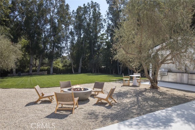 27405 Pacific Coast Highway, Malibu CA: https://media.crmls.org/medias/19864334-517b-4554-ae6f-d4285cb4bfa7.jpg