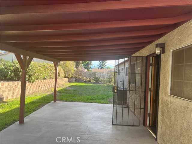 Detail Gallery Image 4 of 5 For 17556 San Jacinto Ct, Fontana,  CA 92336 - 4 Beds | 2 Baths