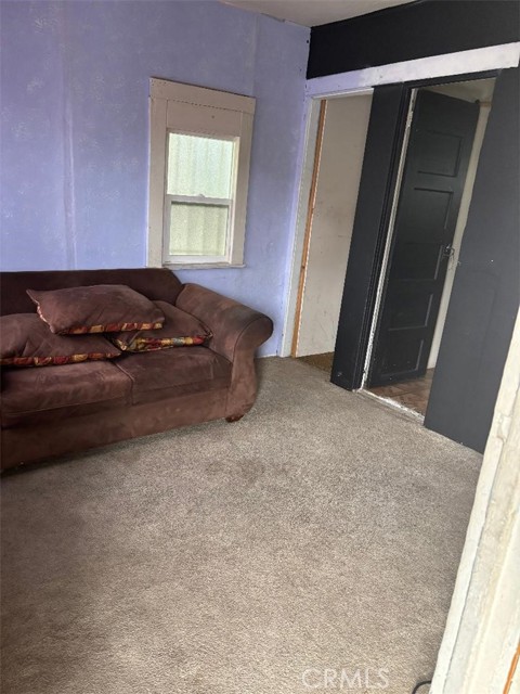 1220 1222 E 49th Street, Los Angeles CA: https://media.crmls.org/medias/1986abeb-43a6-4d51-aff4-d900e9451eff.jpg